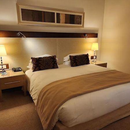 Isly Hotel El Aurassi מראה חיצוני תמונה