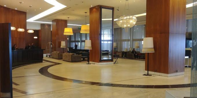 Isly Hotel El Aurassi מראה חיצוני תמונה