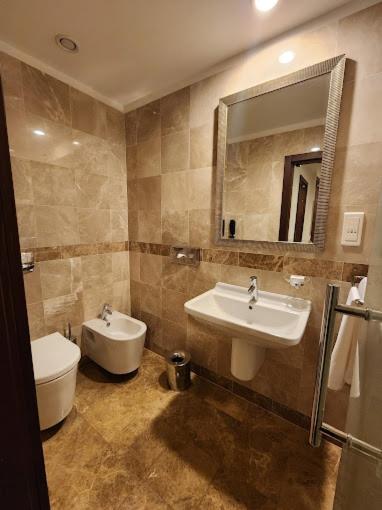 Isly Hotel El Aurassi מראה חיצוני תמונה
