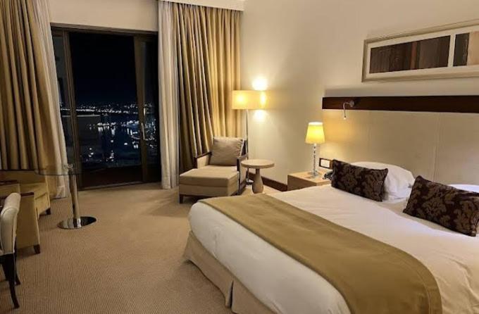 Isly Hotel El Aurassi מראה חיצוני תמונה