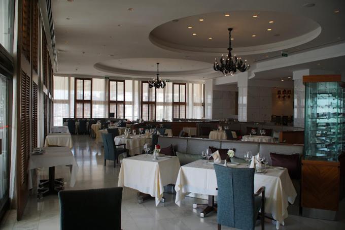 Isly Hotel El Aurassi מראה חיצוני תמונה